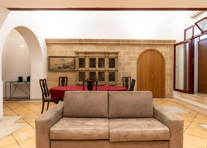 Palazzo Barone Apartment *